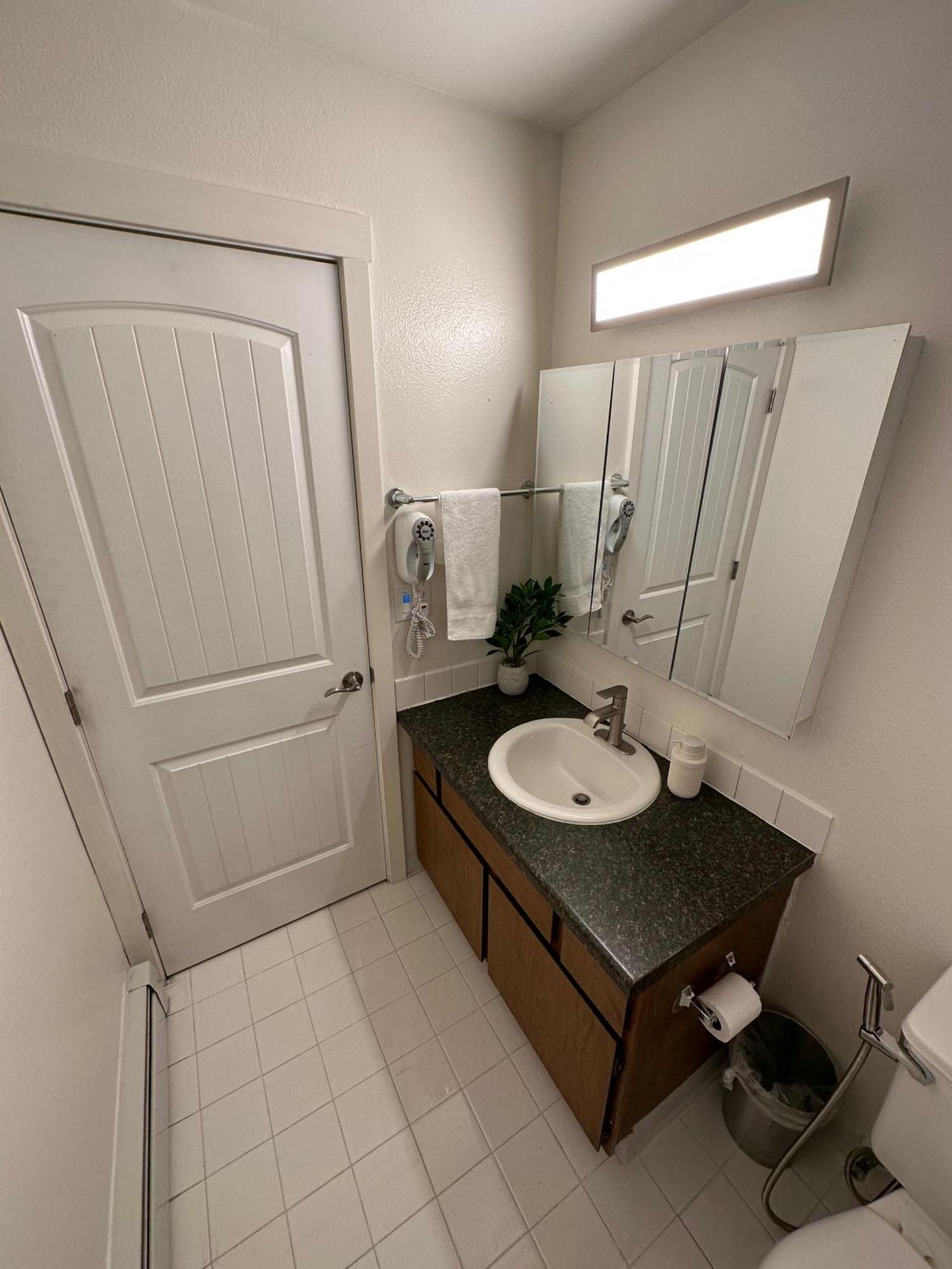 Stay Anchorage! Furnished Two Bedroom Apartments With High Speed Wifi Стая снимка